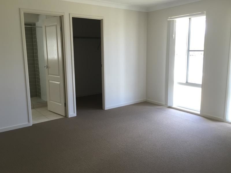 5 Hedgerose Way, Parkhurst QLD 4702